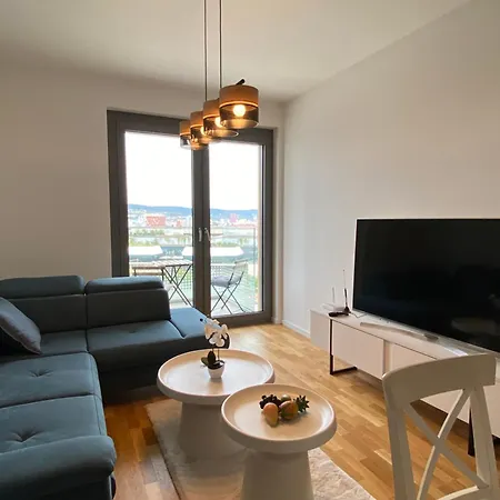 New Air Conditioned Apartment, Private Parking Bratislava