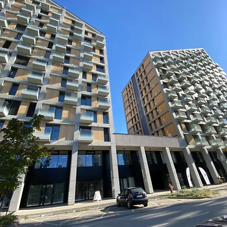 New Air Conditioned Apartment, Private Parking Apartman
