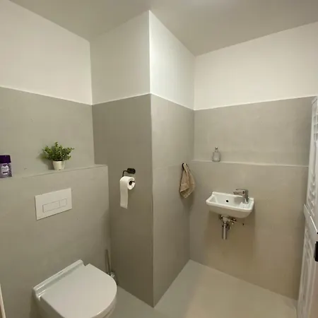 Apartman New Air Conditioned Apartment, Private Parking Pozsony