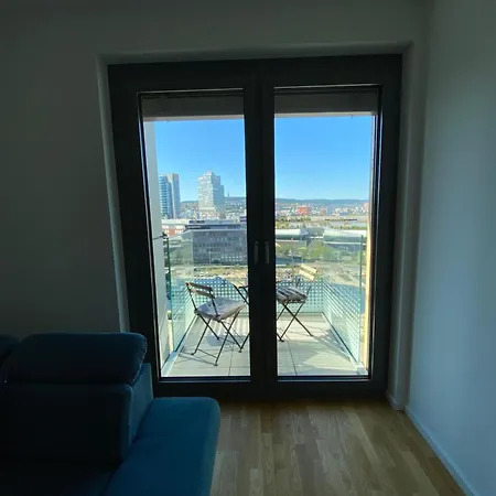 New Air Conditioned Apartment, Private Parking Apartman Pozsony